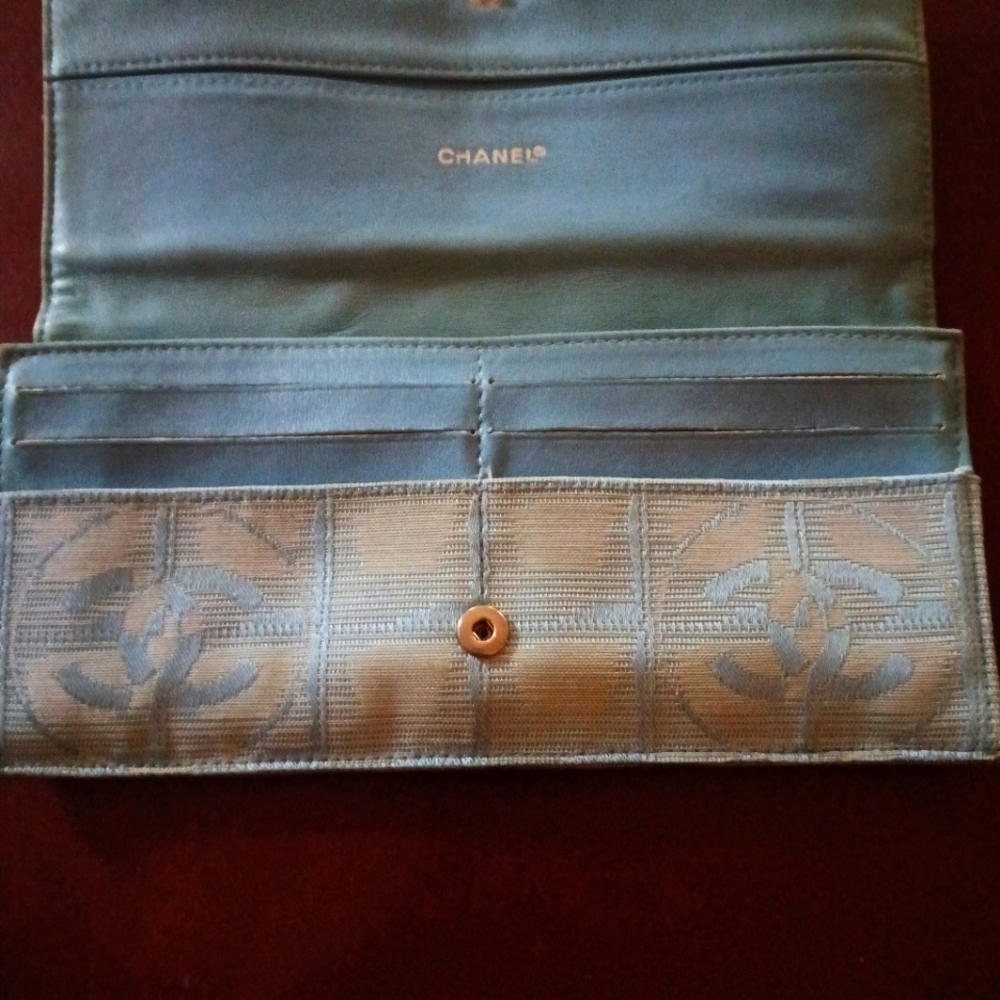 CHANEL Aqua Wallet with Iconic Pattern